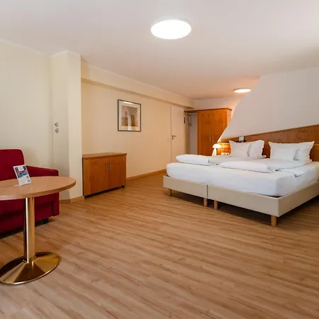 Wellnesshotel Rothfuss Mit Spa Und 2 Schwimmbaedern Bad Wildbad Exterior photo